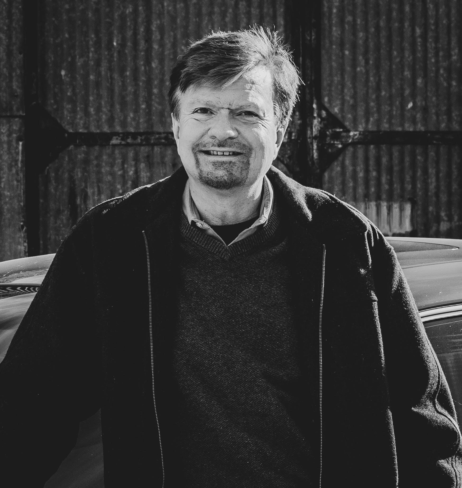 Roger Lewis headshot