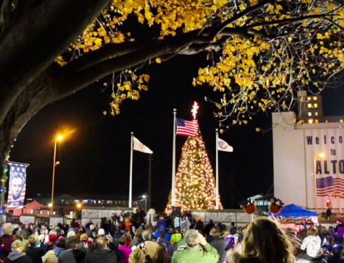 Join us for Alton’s Tree Lighting Ceremony on Fri, Nov 18th!